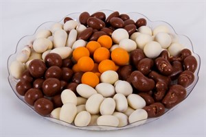 Орехи и фрукты в шоколаде и глазури